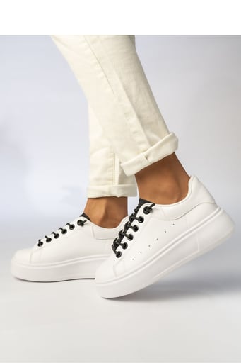 Sport Shoes Inello