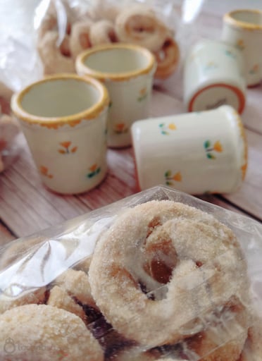 BOX "Pausa Caffè" - 1 Kg - Taralli Pugliesi DOLCI (4x250 gr) + Set 6 Tazzine Caffè in Ceramica